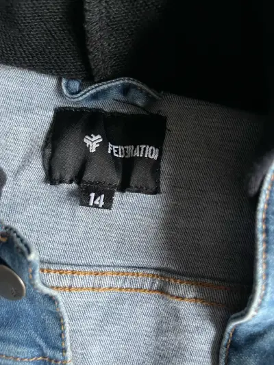 Chaqueta de mezclilla con capucha para niños talla - miniatura 3