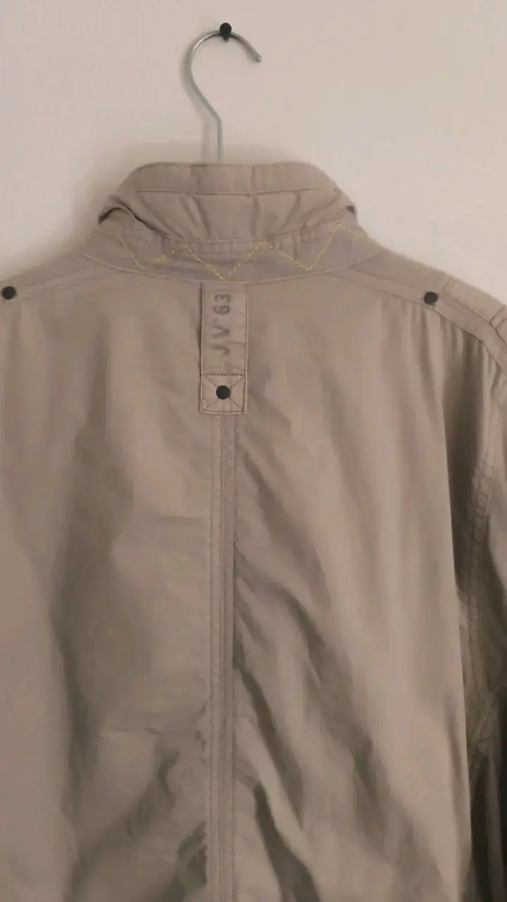 Chaqueta beige Jan Vanderstorm con bolsillos - 4