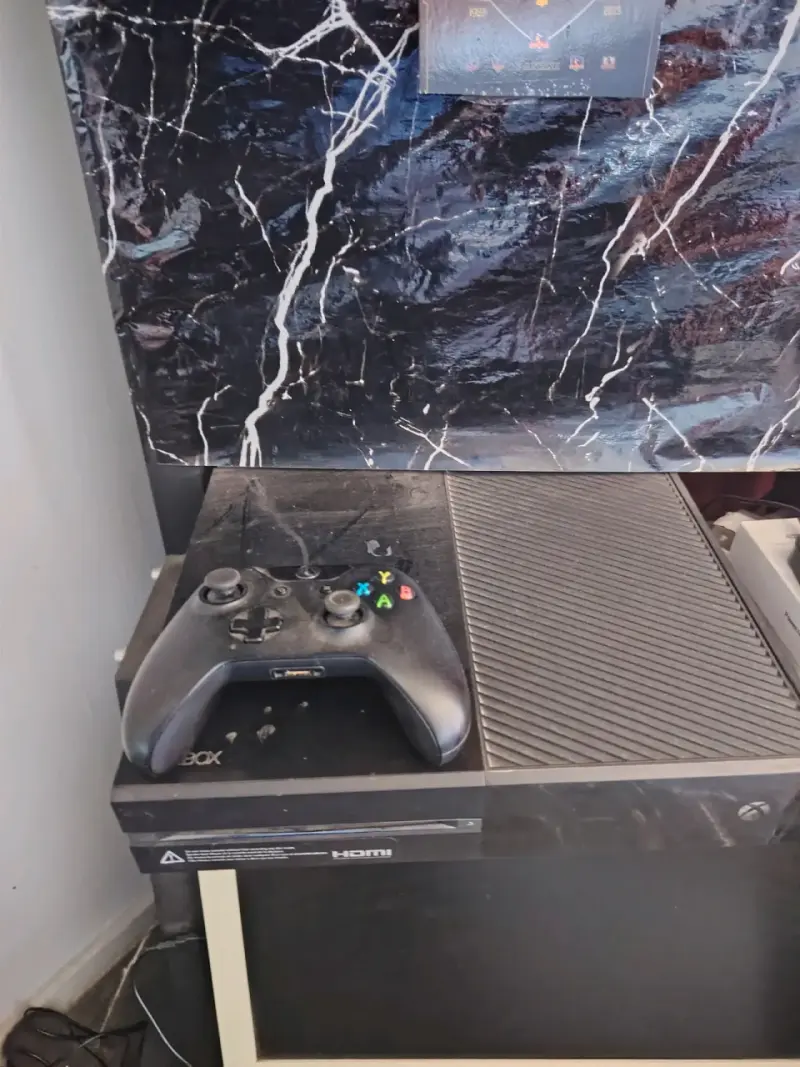 Consola Xbox One con control incluido - 1
