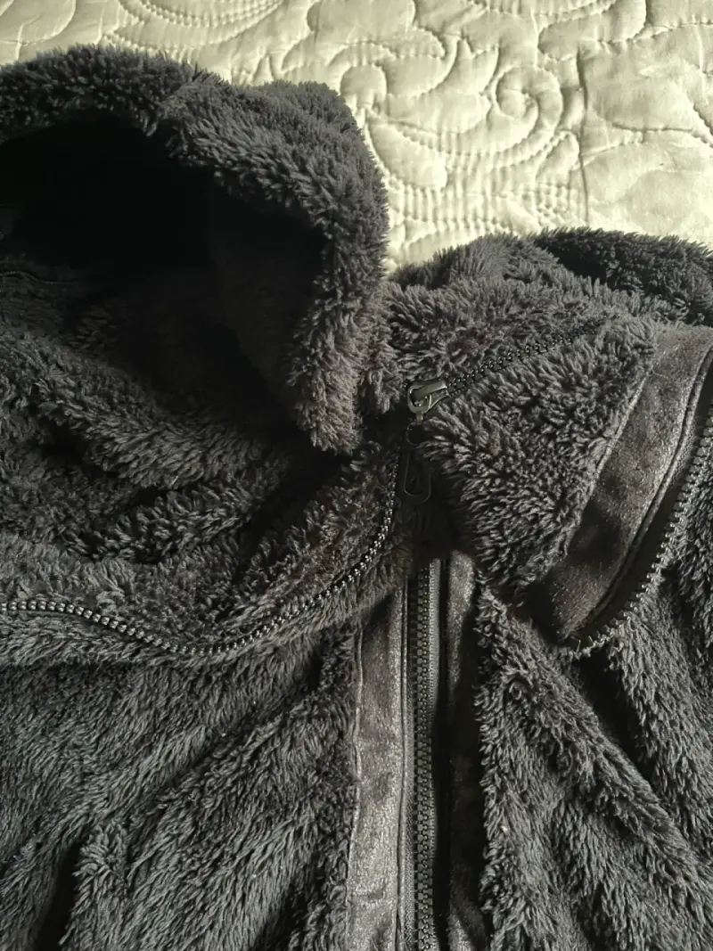 Chaqueta de polar negra con capucha Alpinetrem - 1