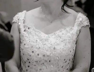Vestido de Novia Blanco con Detalles de pedreria - miniatura 5