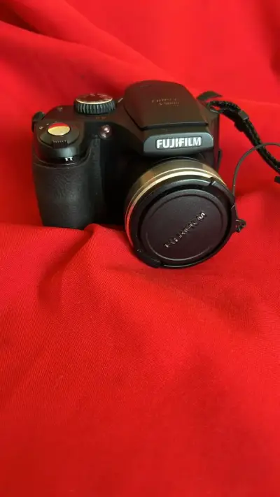Cámara Fujifilm FinePix S5800 con Zoom Óptico 10x - miniatura 1
