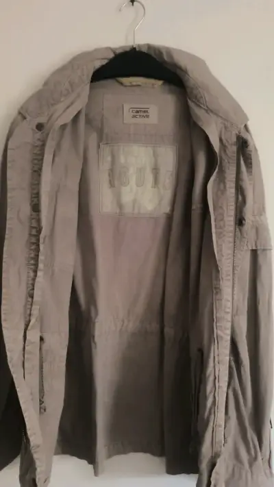 Chaqueta Camel Active beige con bolsillos - miniatura 3