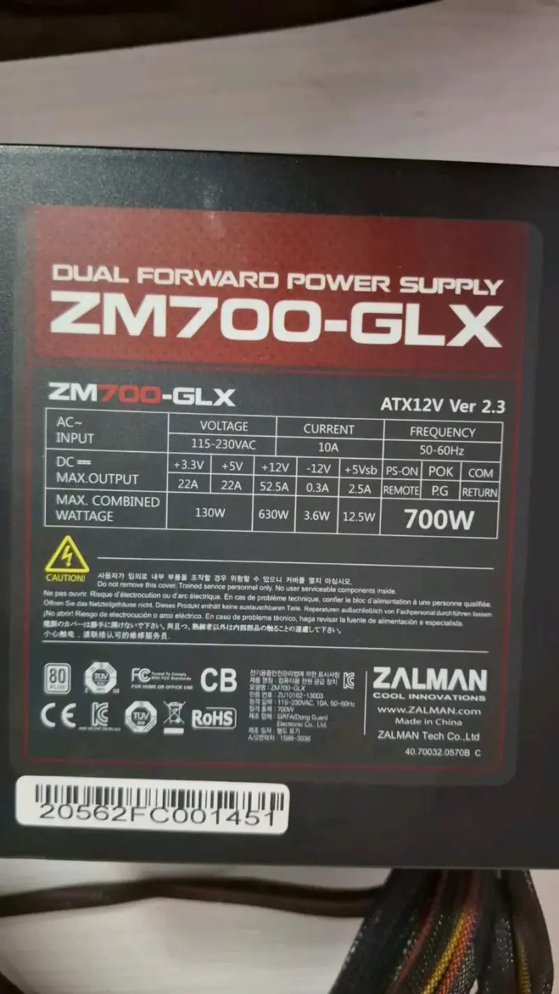 Fuente de Poder Zalman ZM700-GLX 700W - 4