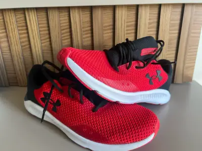 Zapatillas deportivas rojas Under Armour - miniatura 1
