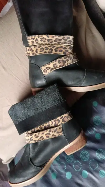 Botas negras con detalles de leopardo - miniatura 2