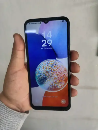 Smartphone Samsung Galaxy A14 en buen estado - miniatura 1