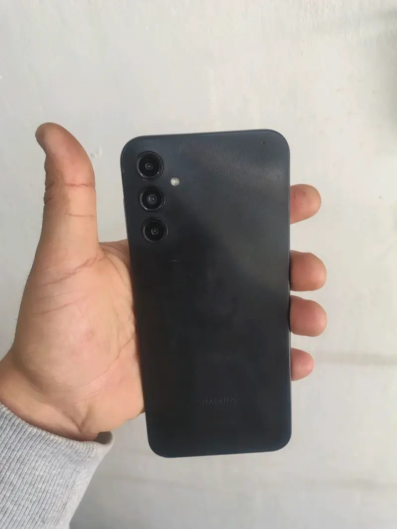 Smartphone Samsung Galaxy A14 en buen estado - 2