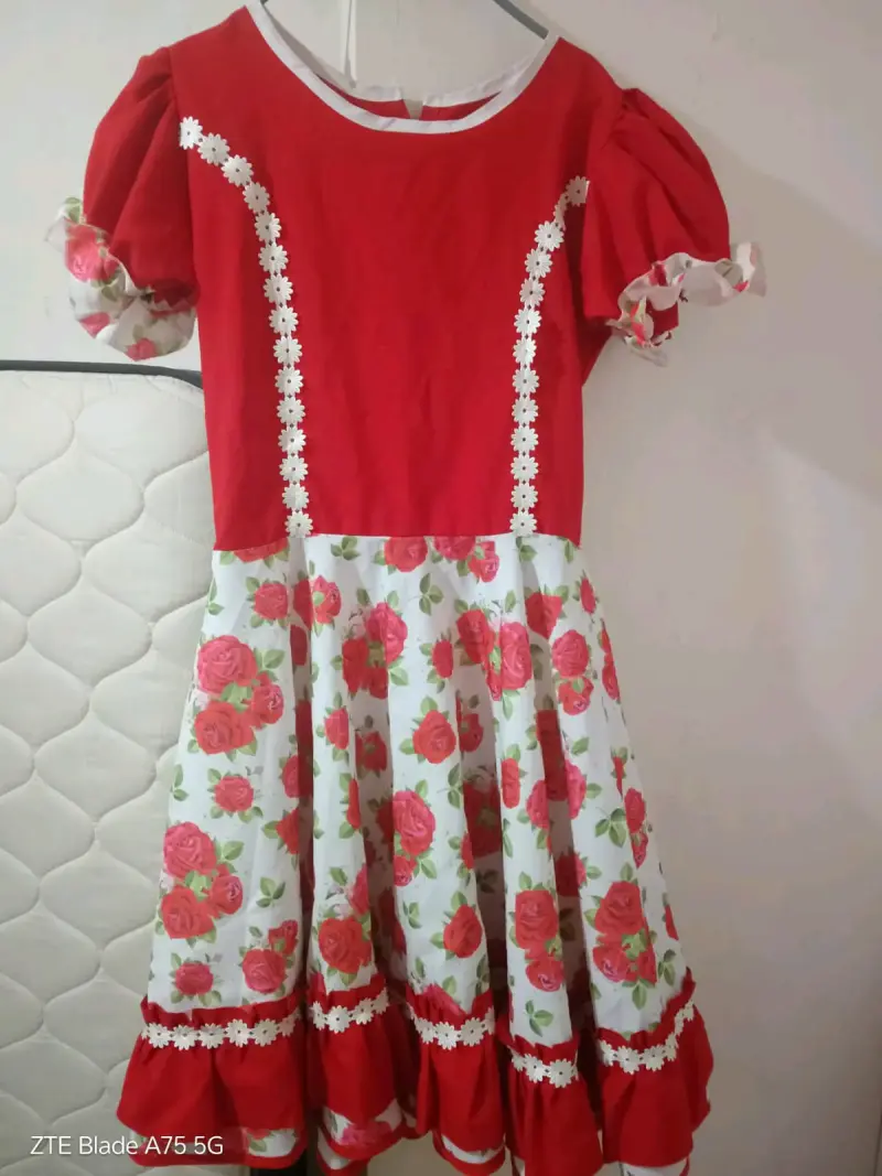 Vestido talla m/ll rojo con estampado floral