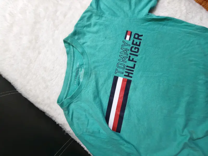 Polera Tommy Hilfiger verde para niño - 2