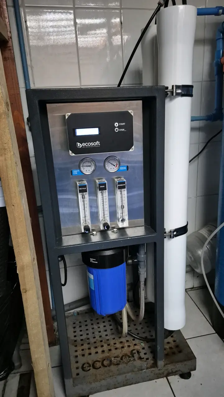 Sistema de filtración de agua Ecosoft con tanques - 1