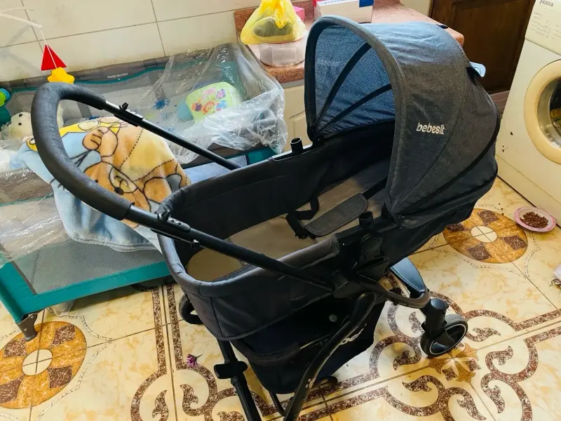 Coche de bebé Bebesit gris con capota ajustable - 3