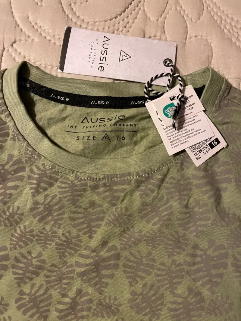 Polera verde estampada Aussie talla 16 - 1