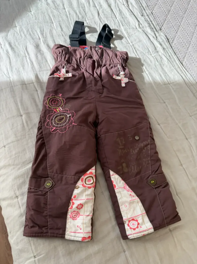 Pantalones de nieve para niña con tirantes ajustables - 1