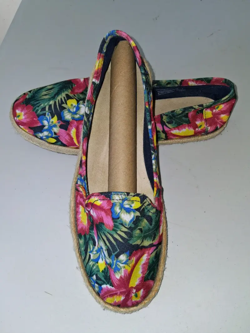 Alpargatas florales American Eagle para mujer