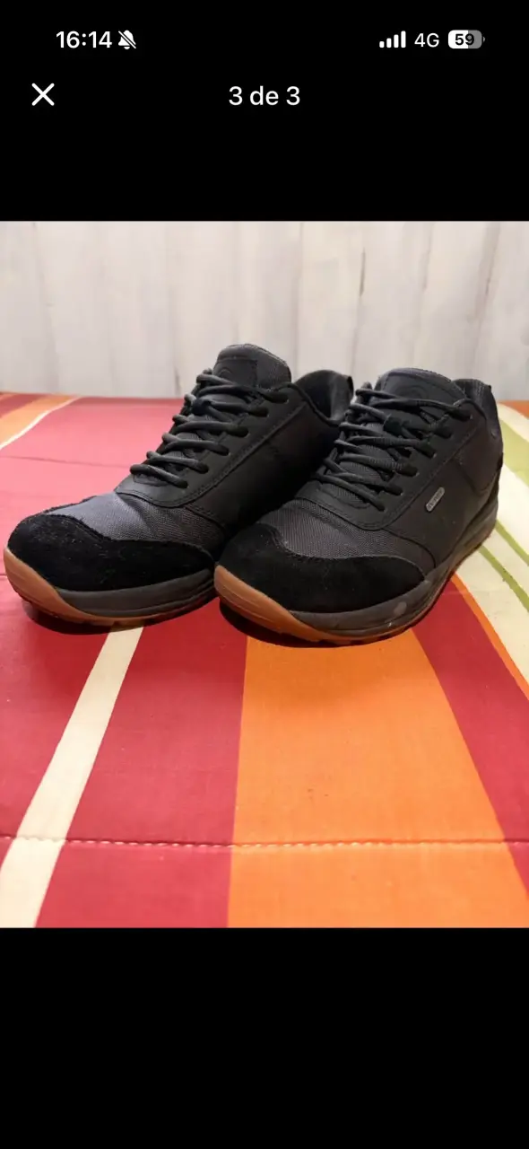 Zapatillas negras impermeables marca DUE - 3