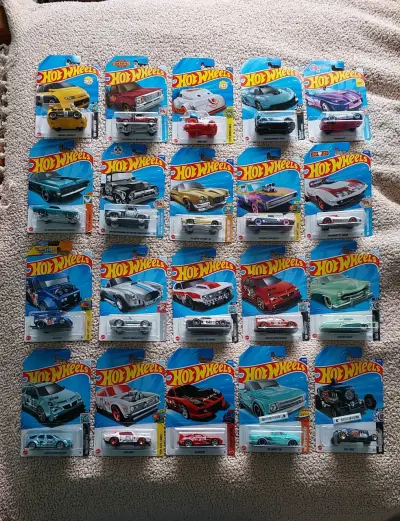Colección de autos Hot Wheels Matchbox Majorette - miniatura 1