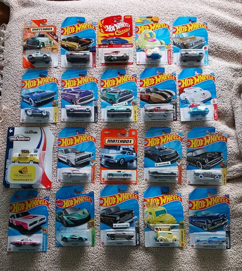 Colección de autos Hot Wheels Matchbox Majorette - 2