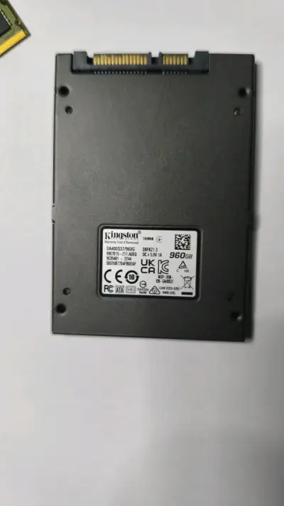 Disco SSD Kingston 960GB en buen estado - miniatura 1