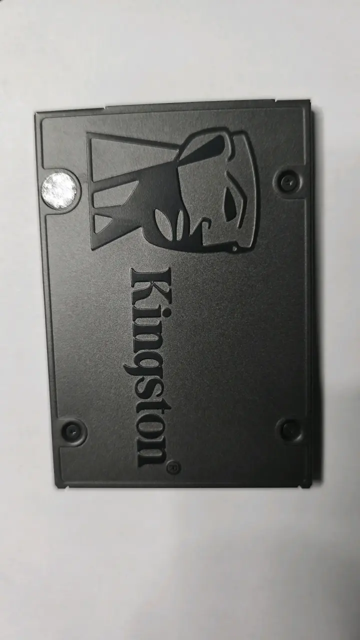 Disco SSD Kingston 960GB en buen estado - 2