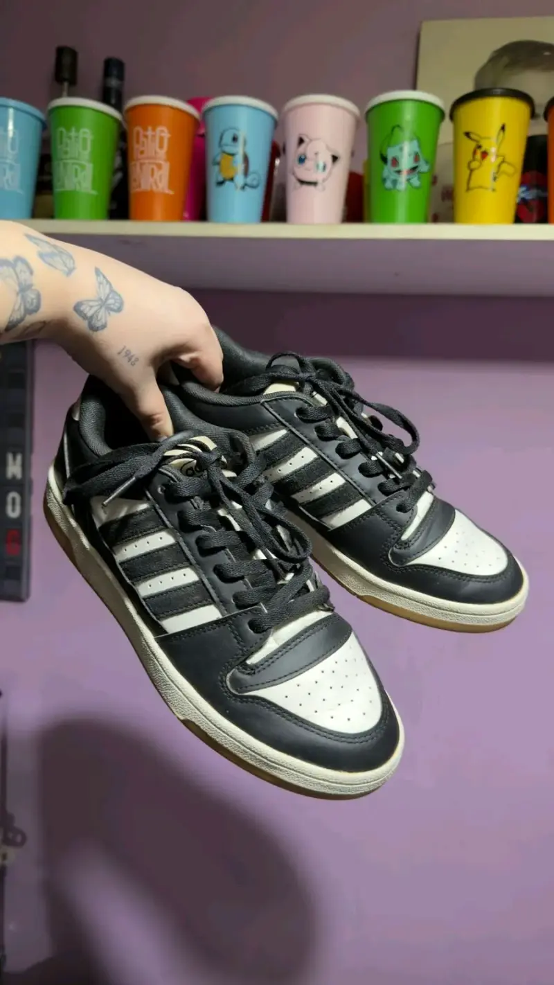 Zapatillas deportivas negras y blancas Adidas - 3