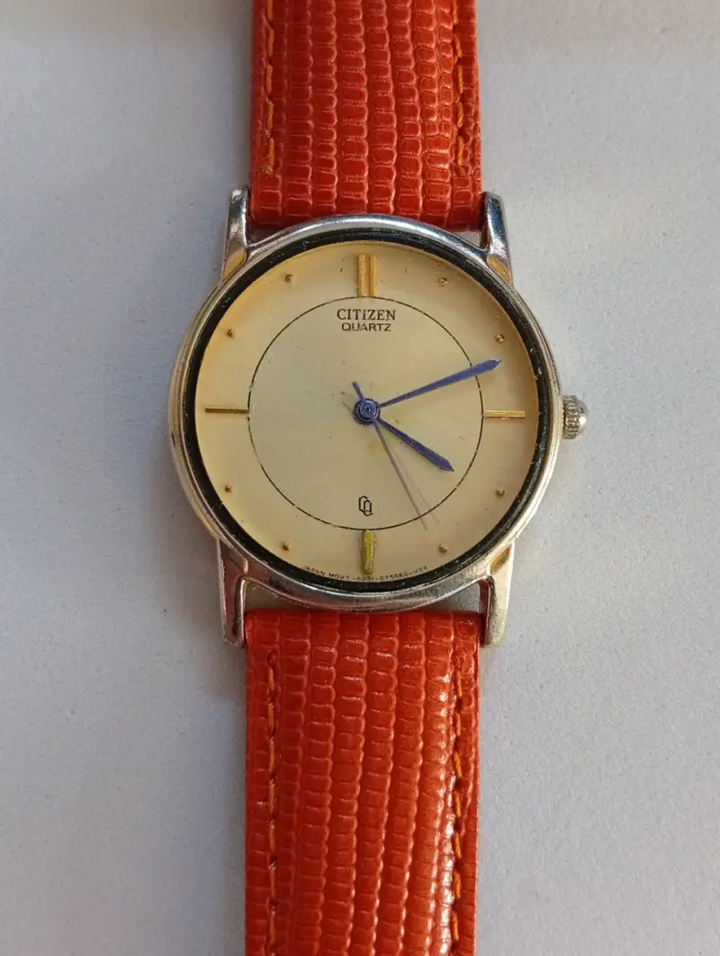 Reloj Citizen Quartz con Correa Naranja - 1