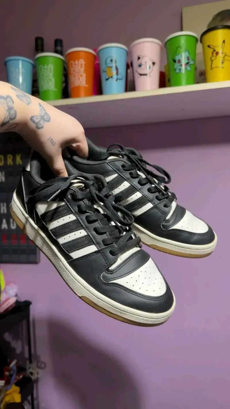 Zapatillas deportivas negras y blancas Adidas - 3