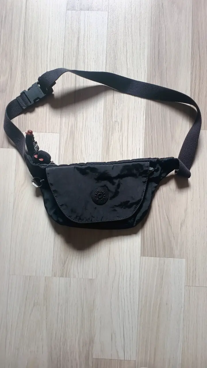 Banano negro Kipling con llavero de mono - 3