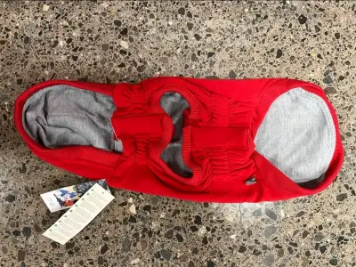 Abrigo para perro rojo y morado con diseño a rayas - miniatura 2