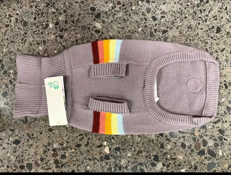 Abrigo para perro rojo y morado con diseño a rayas - 4