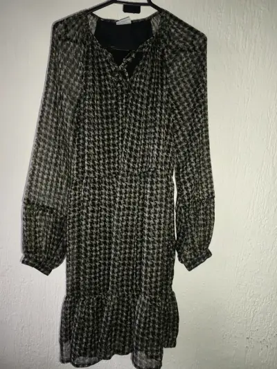 Vestido estampado Noisy May con diseño elegante - miniatura 1