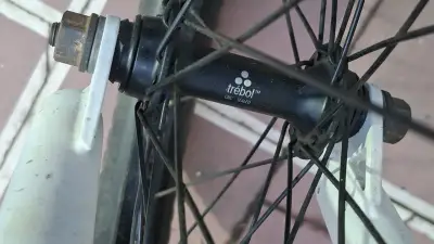 Bicicleta BMX con buje Trébol CNC Sealed - miniatura 2