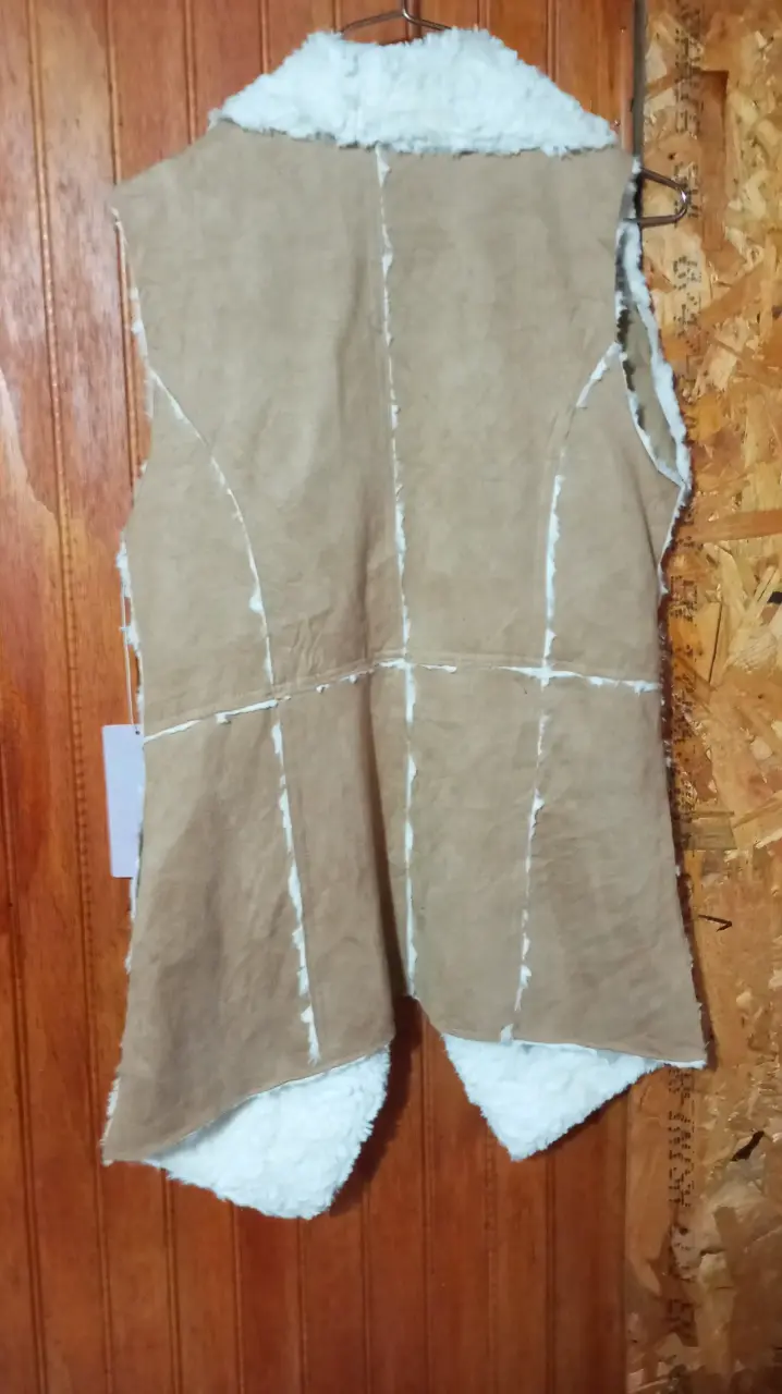 Chaleco sin mangas de piel sintética beige - 4