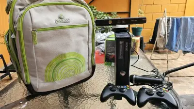 Consola Xbox 360 con accesorios y juegos - miniatura 1