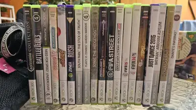 Consola Xbox 360 con accesorios y juegos - miniatura 3