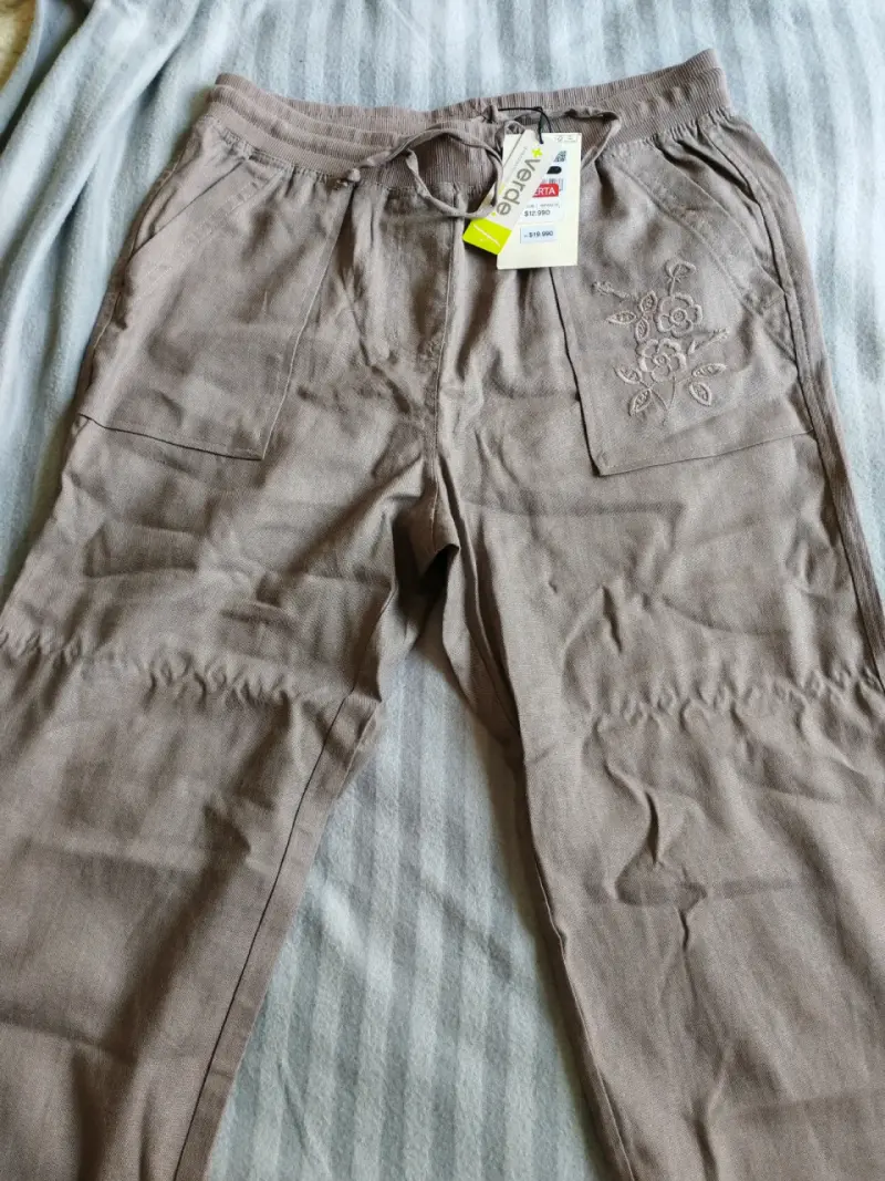 Pantalón de mujer color beige con bordado - 2