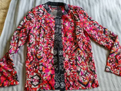 Blusa estampada floral Wados talla M - miniatura 2