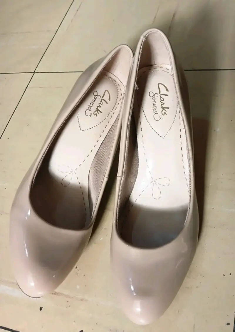 Zapatos de Tacón Beige Clarks Elegantes - 3