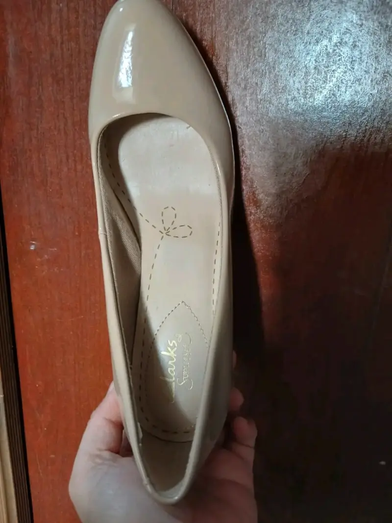 Zapatos de Tacón Beige Clarks Elegantes - 5