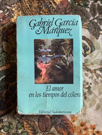 Libro 'El amor en los tiempos del cólera' de Gabriel García Márquez - miniatura 1