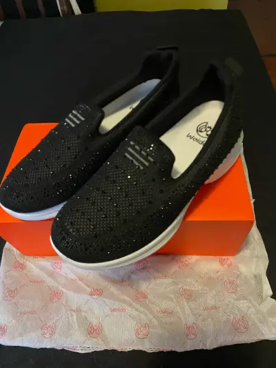 Zapatillas negras con brillo para mujer Weide - miniatura 1