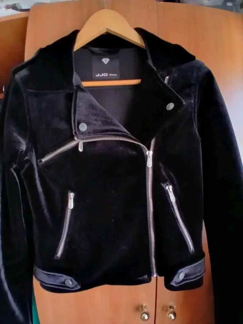 Chaqueta aterciopelada negra para mujer - 2