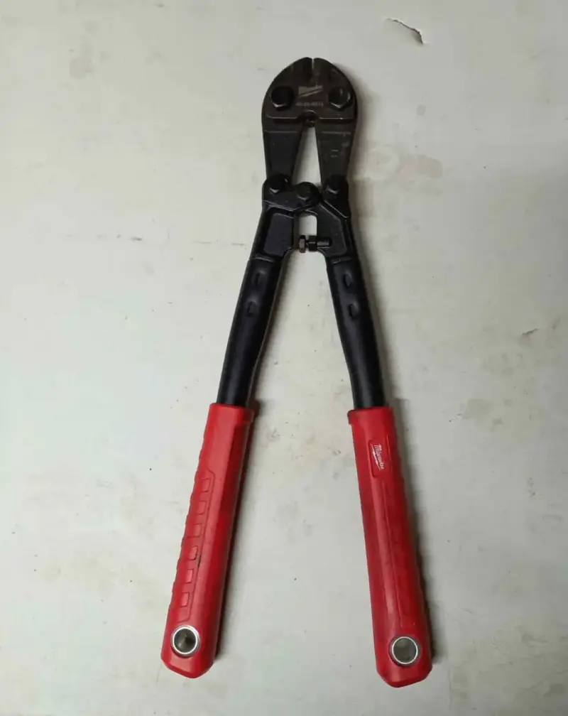 Cortador de Pernos Milwaukee 14 pulgadas