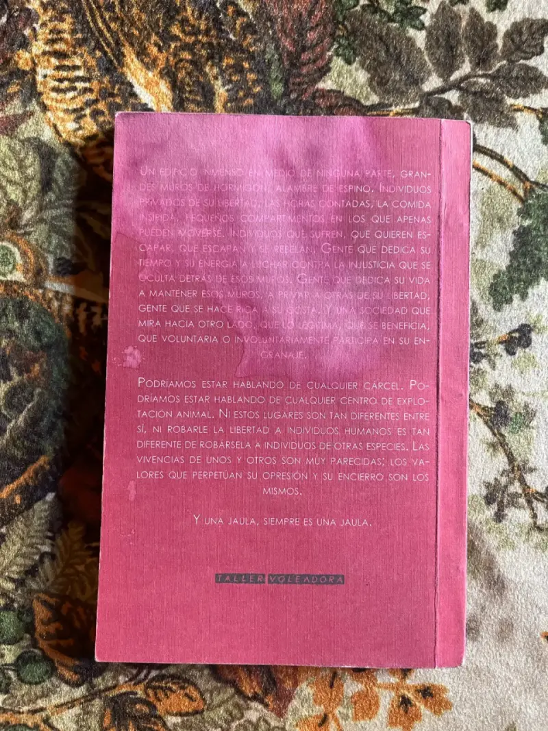 Libro 'En ese sitio maldito donde reina la tristeza' - 3