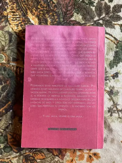 Libro 'En ese sitio maldito donde reina la tristeza' - miniatura 3