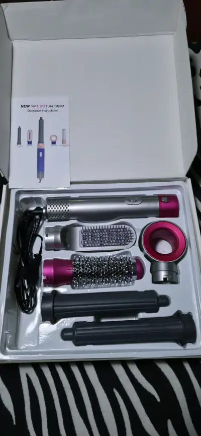 Secador de Pelo 5 en 1 con Accesorios - miniatura 1