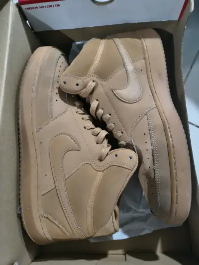 Zapatillas deportivas altas color beige Nike - miniatura 2