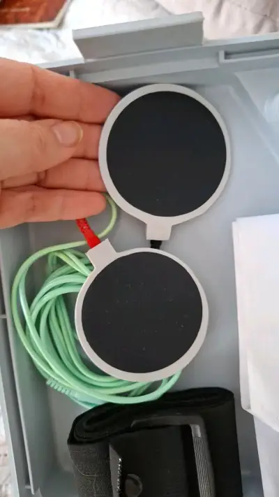 Electroestimulador CEC Stim 4 con accesorios - miniatura 2