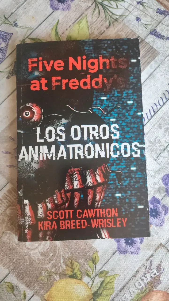 Five Nights at Freddys: Los Otros Animatrónicos - 1