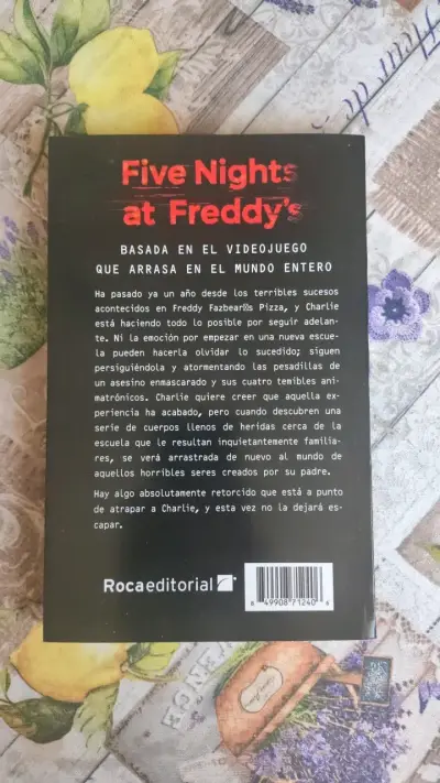 Five Nights at Freddys: Los Otros Animatrónicos - miniatura 2